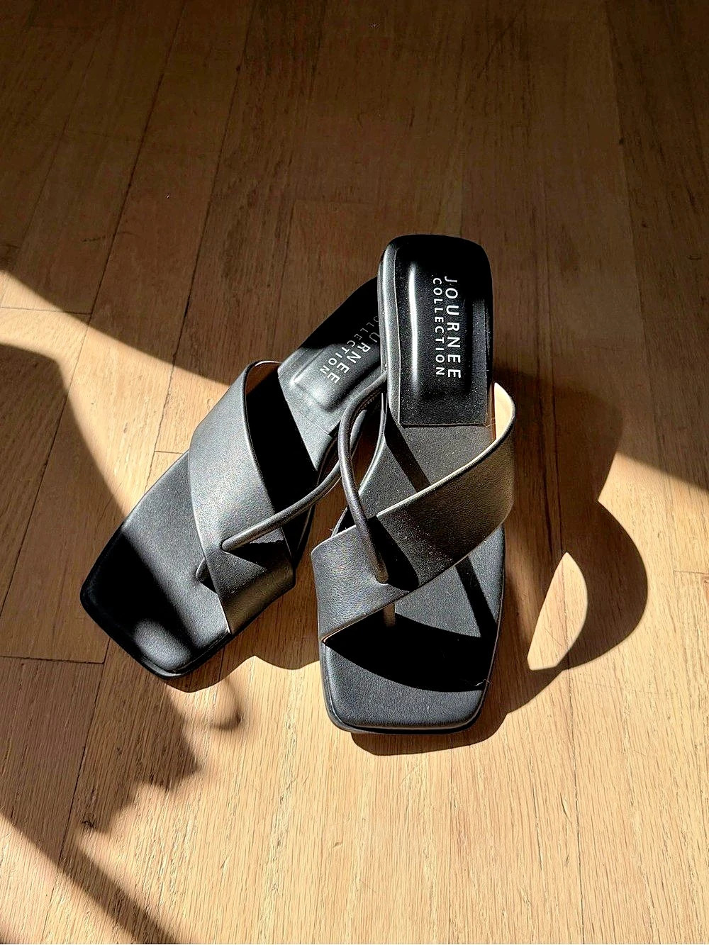 JOURNEE COLLECTION Black Square-Toe Heeled Sandals - never worn